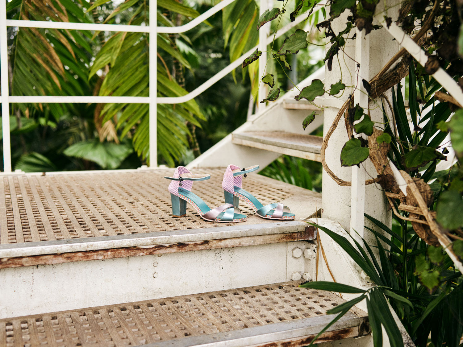 Collaboration with Katja Schuurman Floris van Bommel Official
