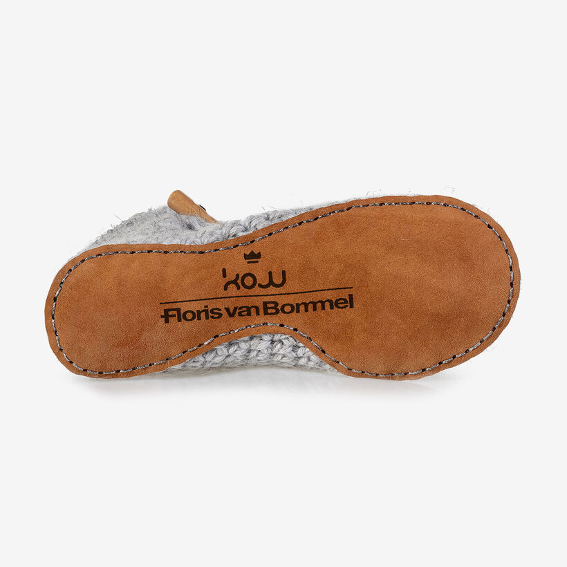 Kingdom of Wow home slippers