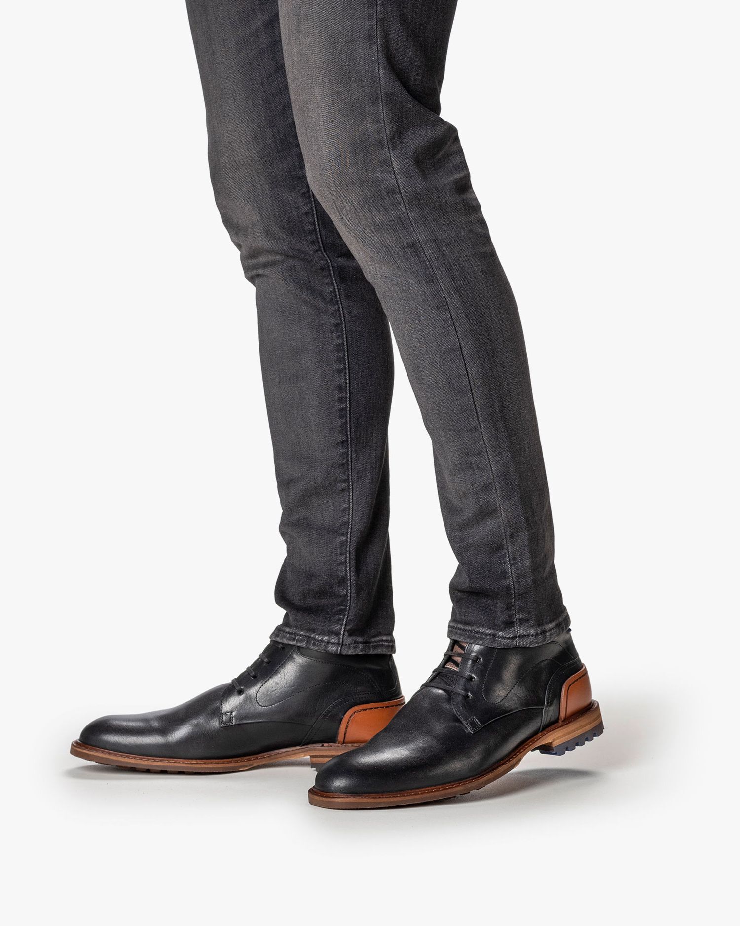 Lace boot leather black SFM-50087-10-02 | Floris van Bommel®