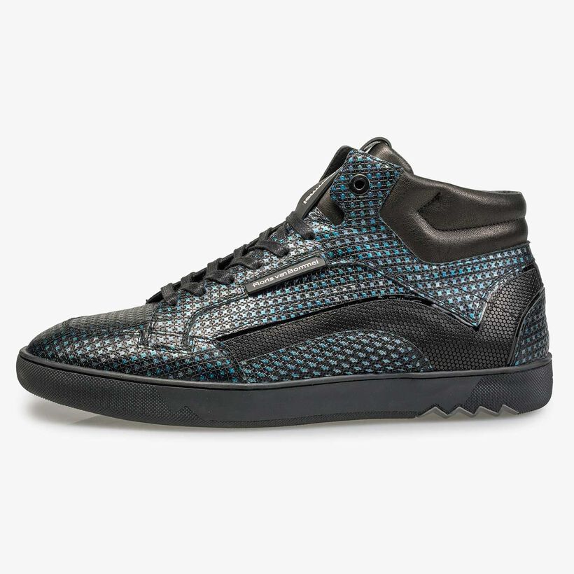 Blue sneaker with metallic print