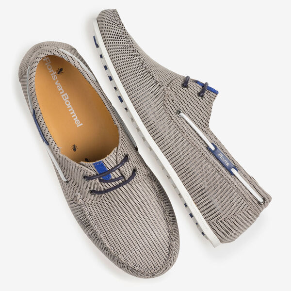 Sand-coloured suede leather boat shoe with print