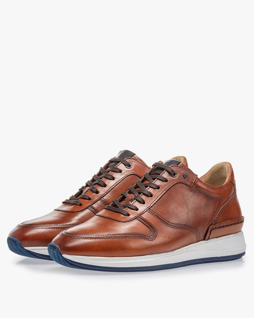 Sneaker calf leather cognac