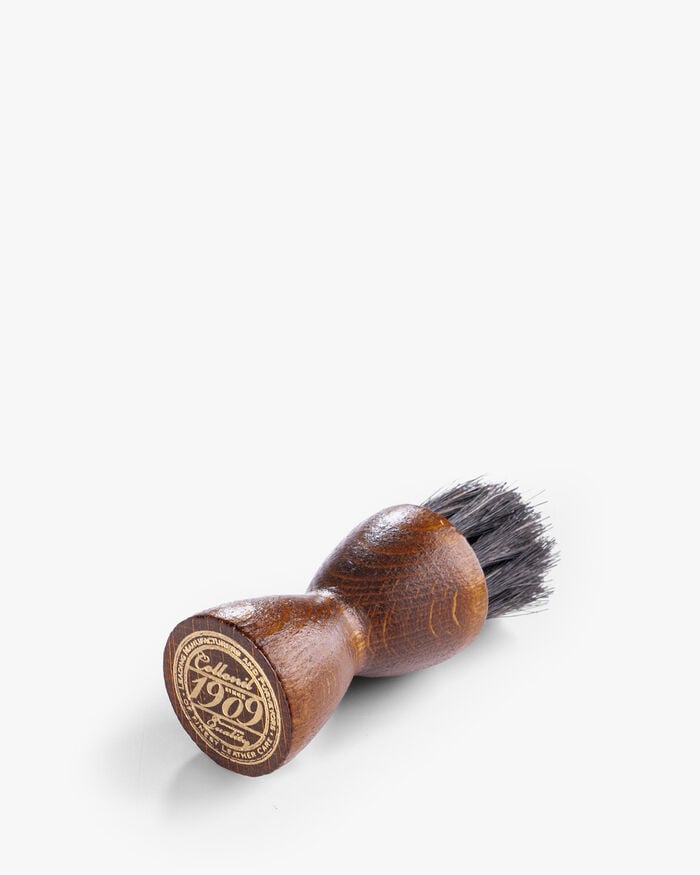 Application brush round black