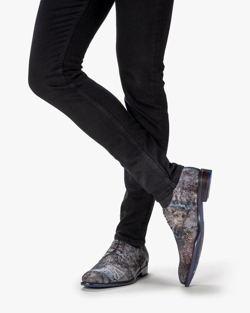 Lace shoe suede dark red