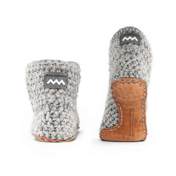 Kingdom of Wow home slippers grey