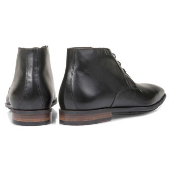 Black leather lace shoe