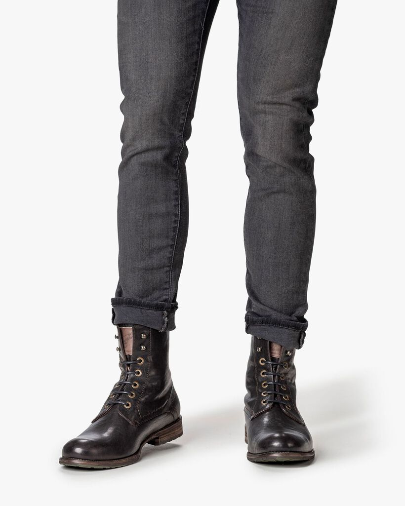 Lambskin lined lace boot black