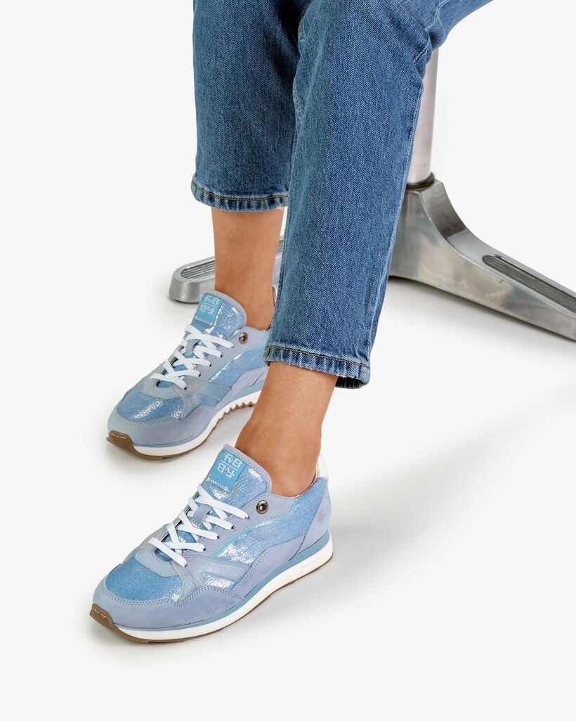 Sneaker nubuck leather light blue