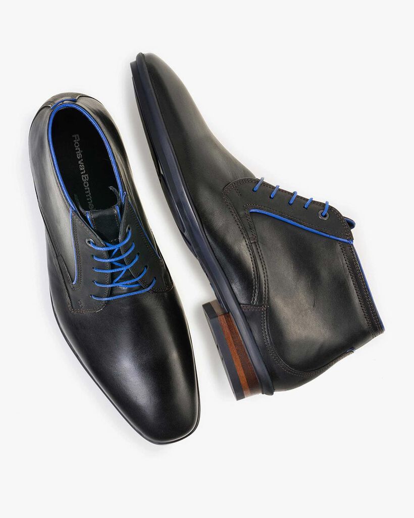 Lace boot calf leather black