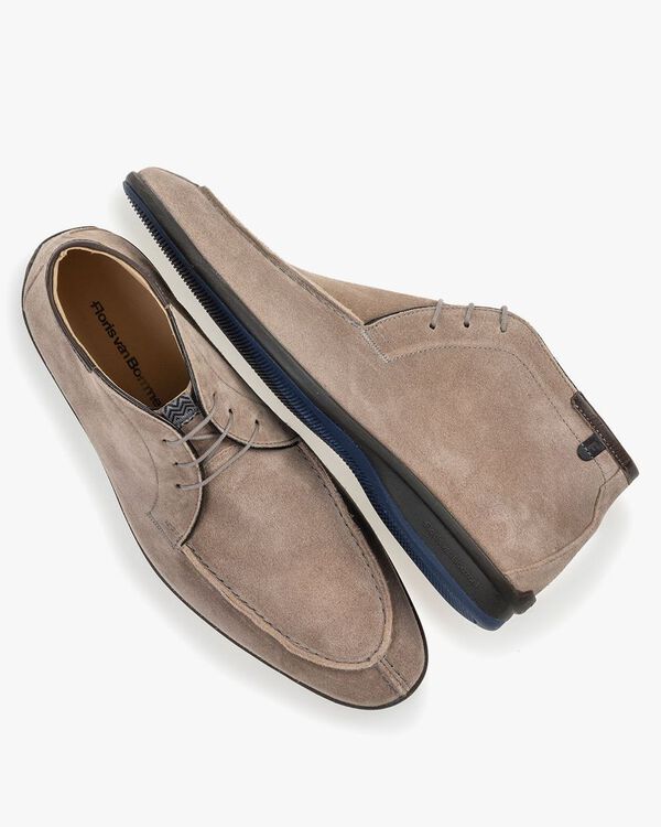 Boot sand-coloured suede leather