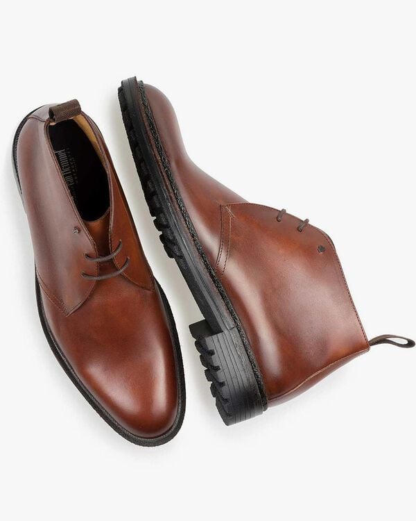 Calf leather lace boot cognac