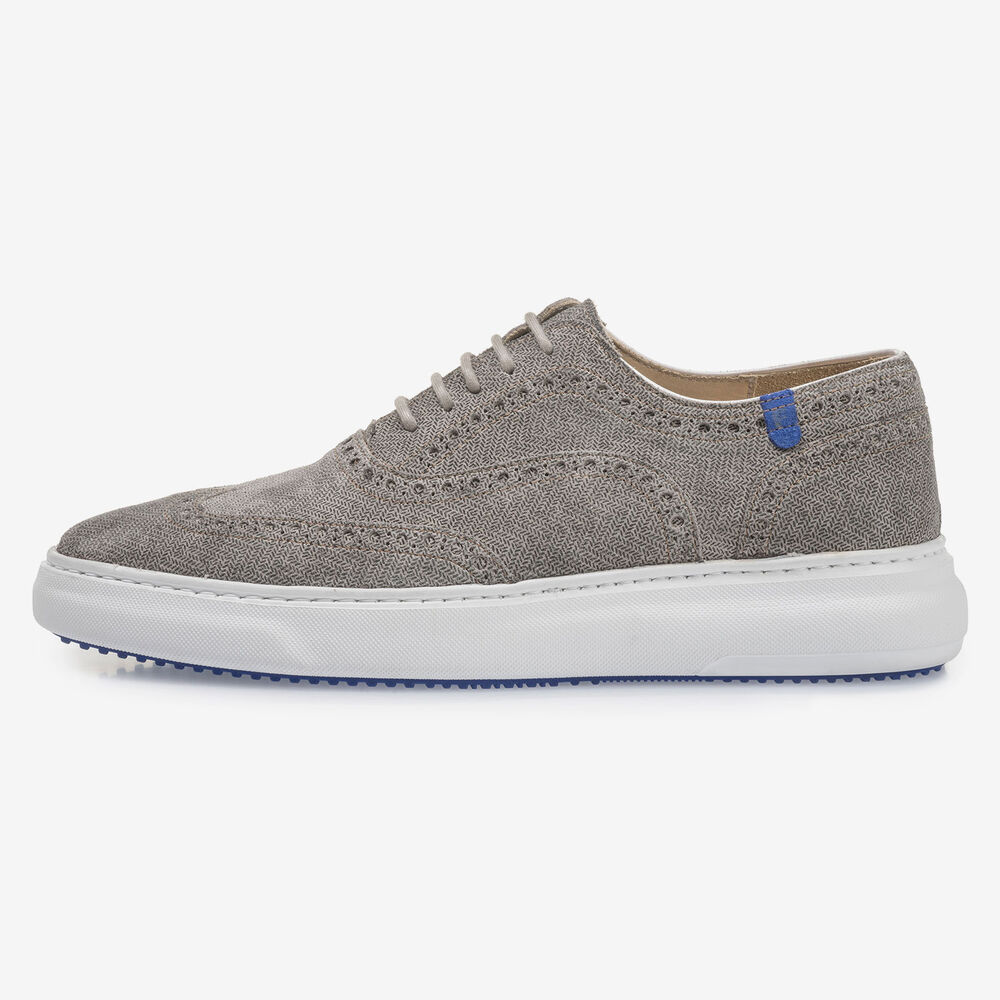 Light grey suede leather lace shoe with print