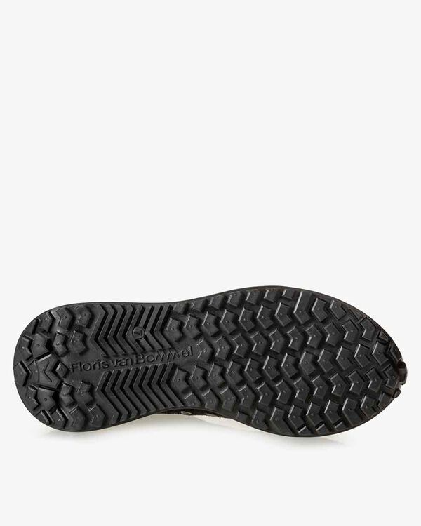 Sneaker space invaders black