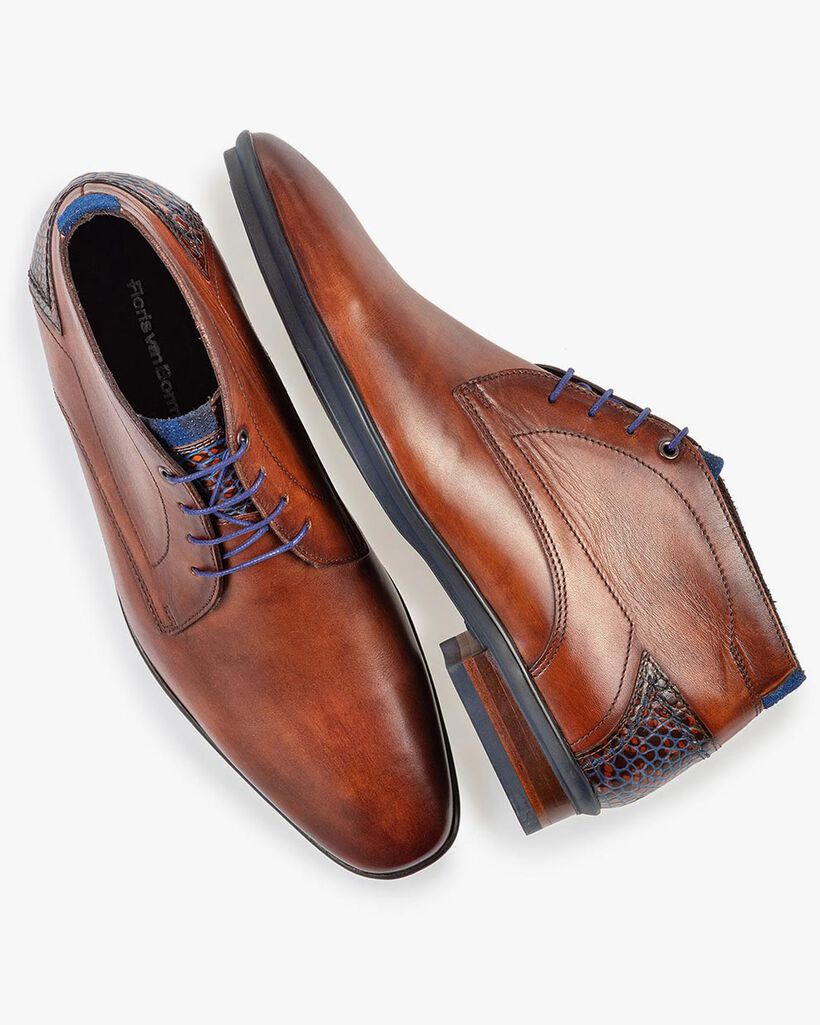 Lace boot calf leather cognac