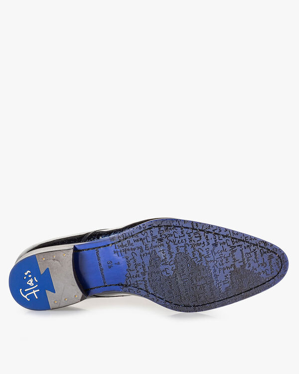 Lace shoe blue patent leather