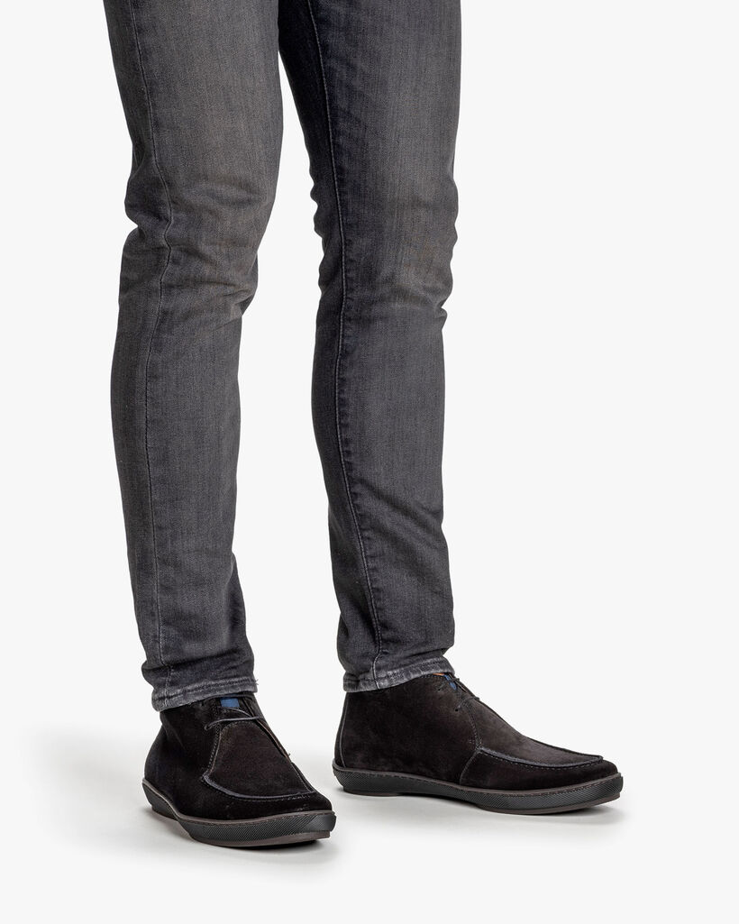 Lace boot suede black