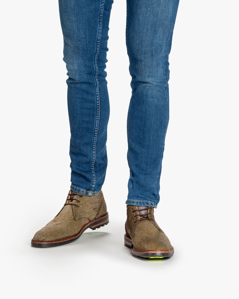 Lace boot pony taupe