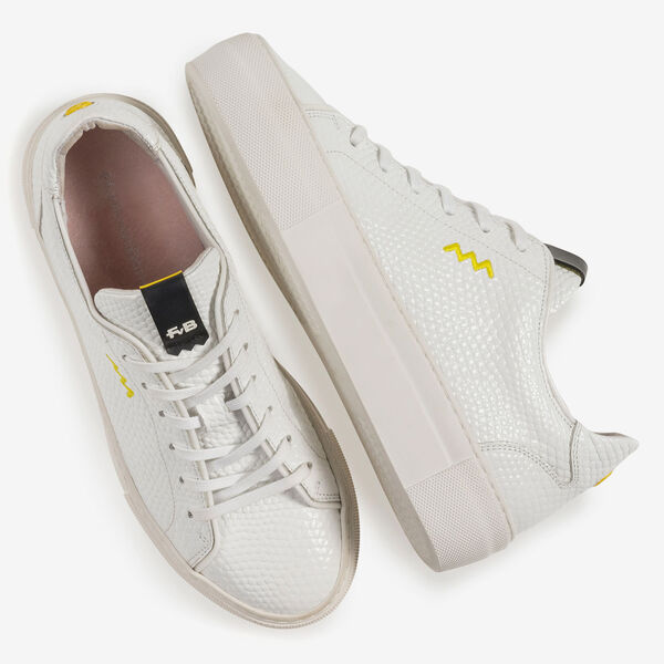 White leather sneaker with fine structure