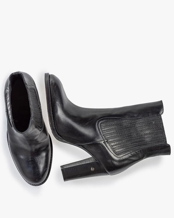 Ankle boot calf leather black