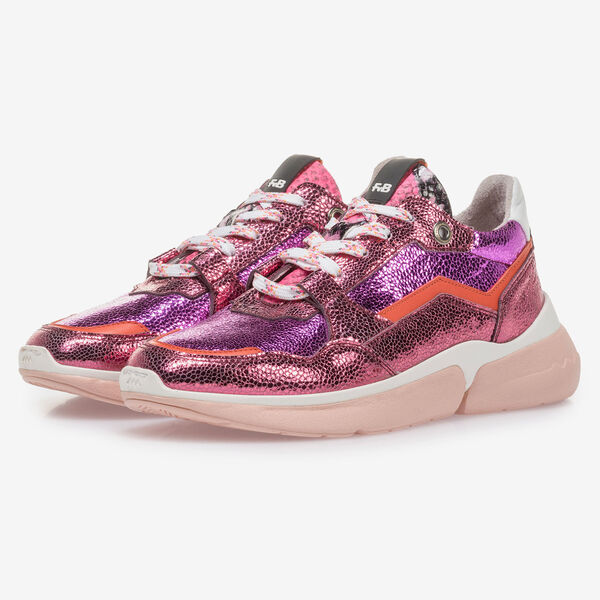 Pink leather sneaker with metallic print