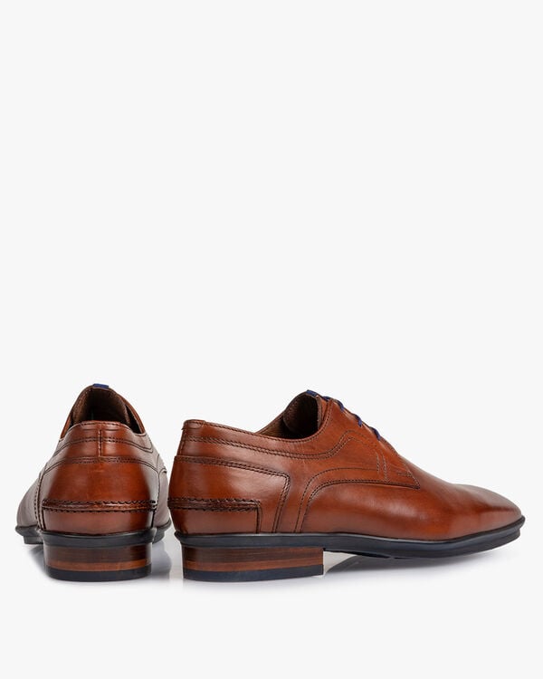 Lace shoe leather cognac