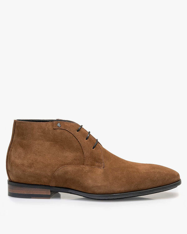 Mid-brown suede leather lace shoe