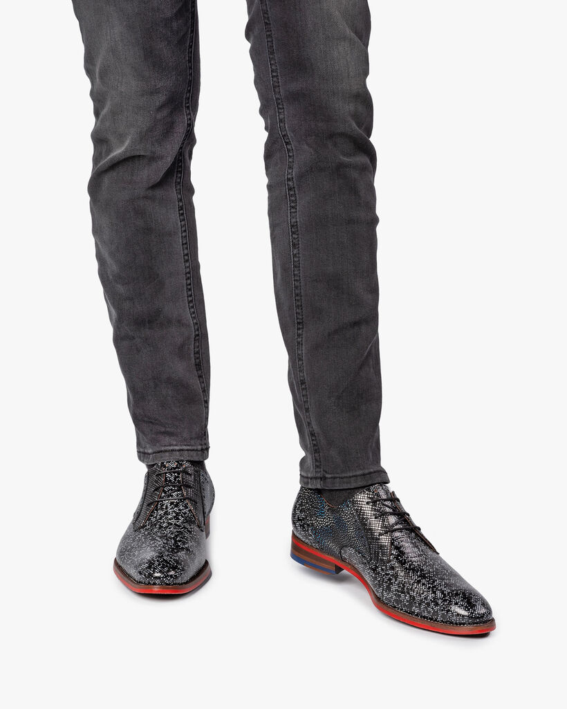 Lace shoe black and grey metallic