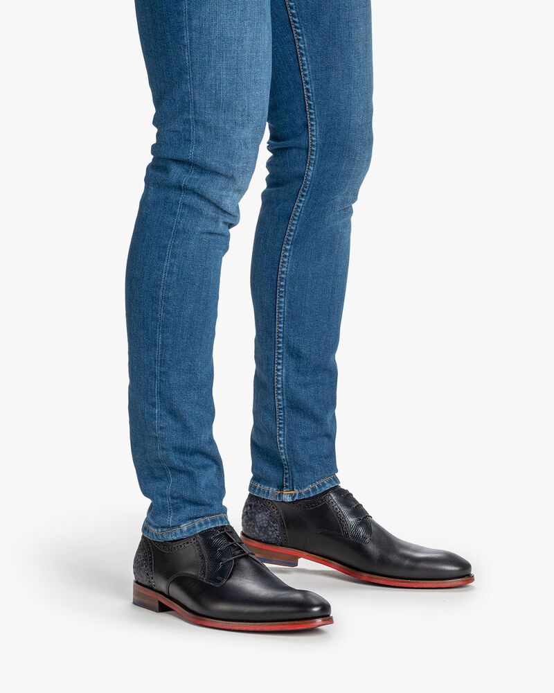 Lace shoe calf leather black