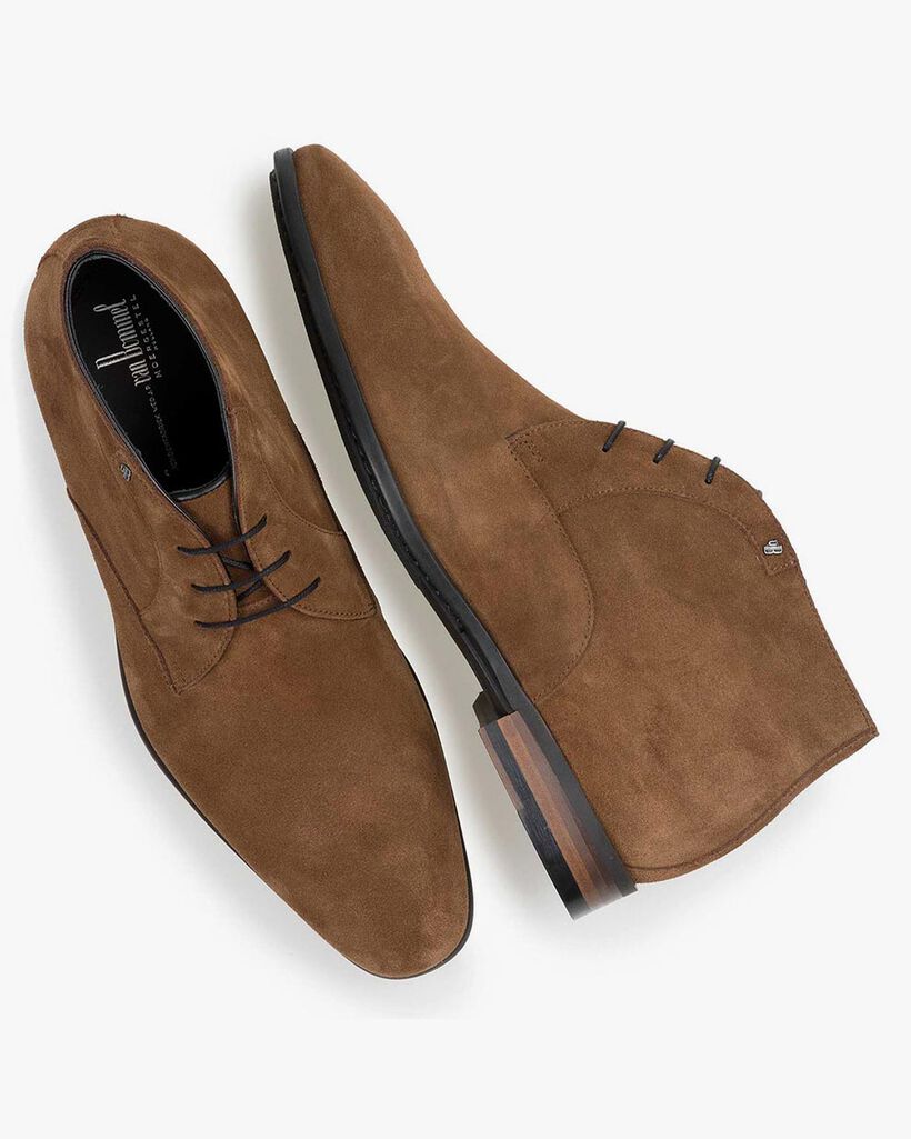 Mid-brown suede leather lace shoe