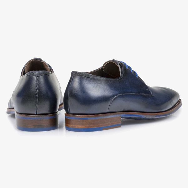 Dark blue calf leather lace shoe