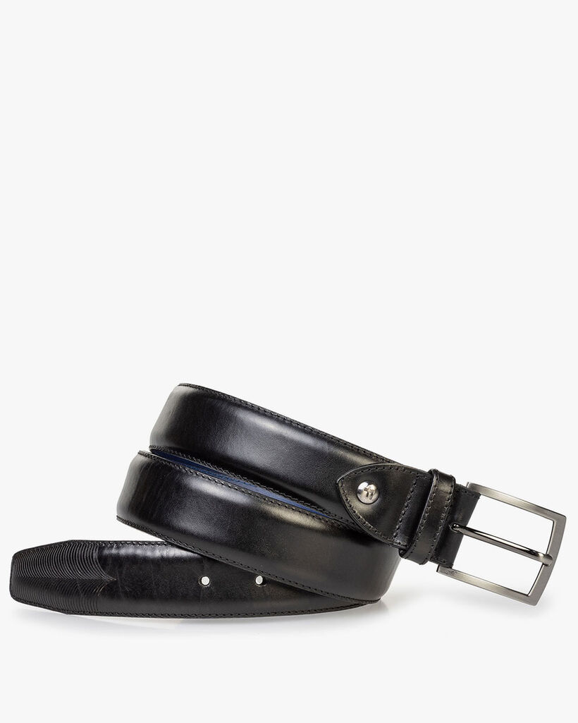 Leather belt with laser-cut print black