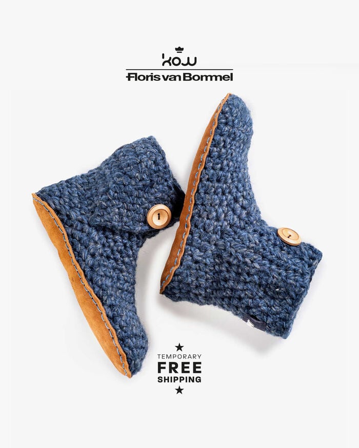 Kingdom of Wow home slippers blue