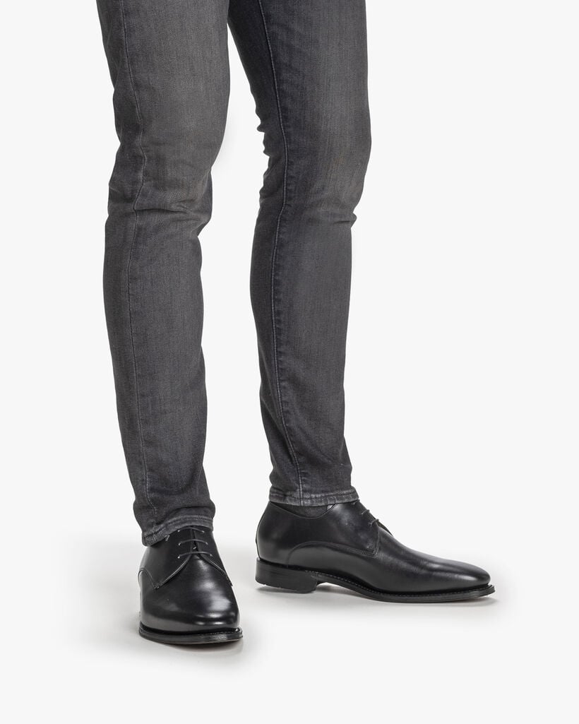 Lace shoe calf leather black