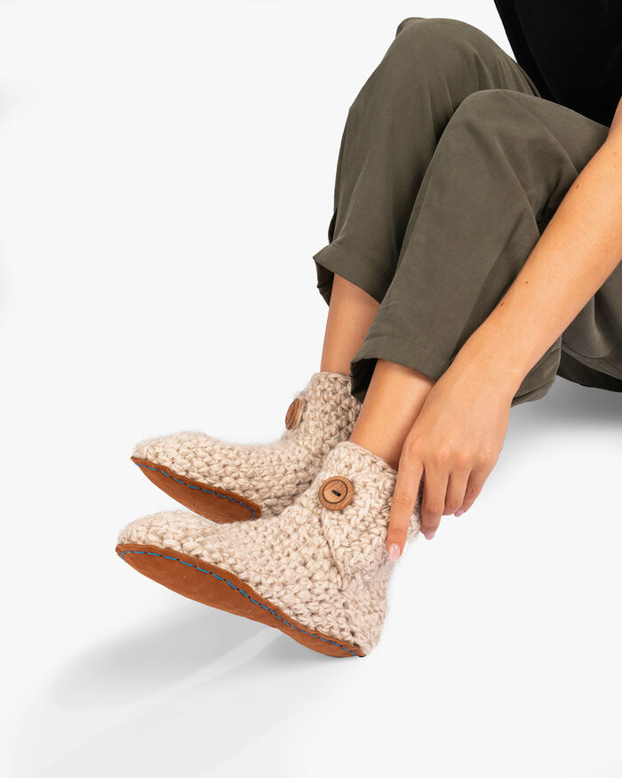 Kingdom of Wow home slippers sand