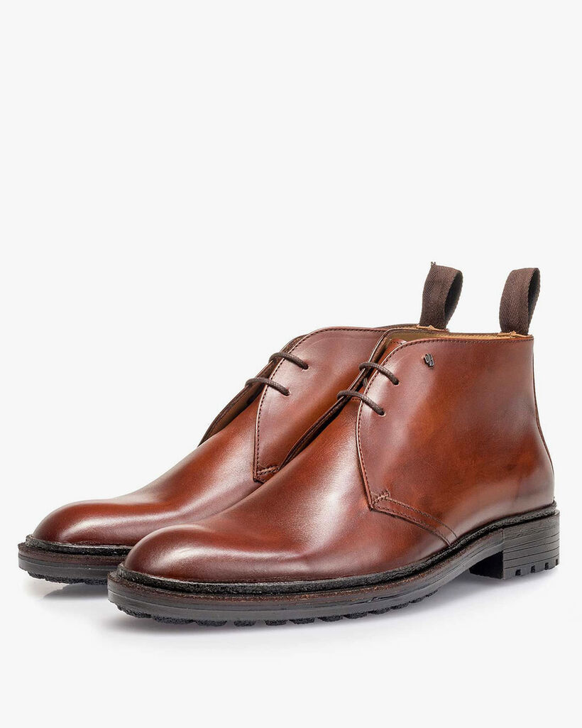 Calf leather lace boot cognac