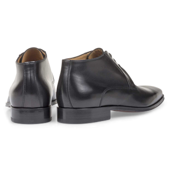 Lace boot calf leather black