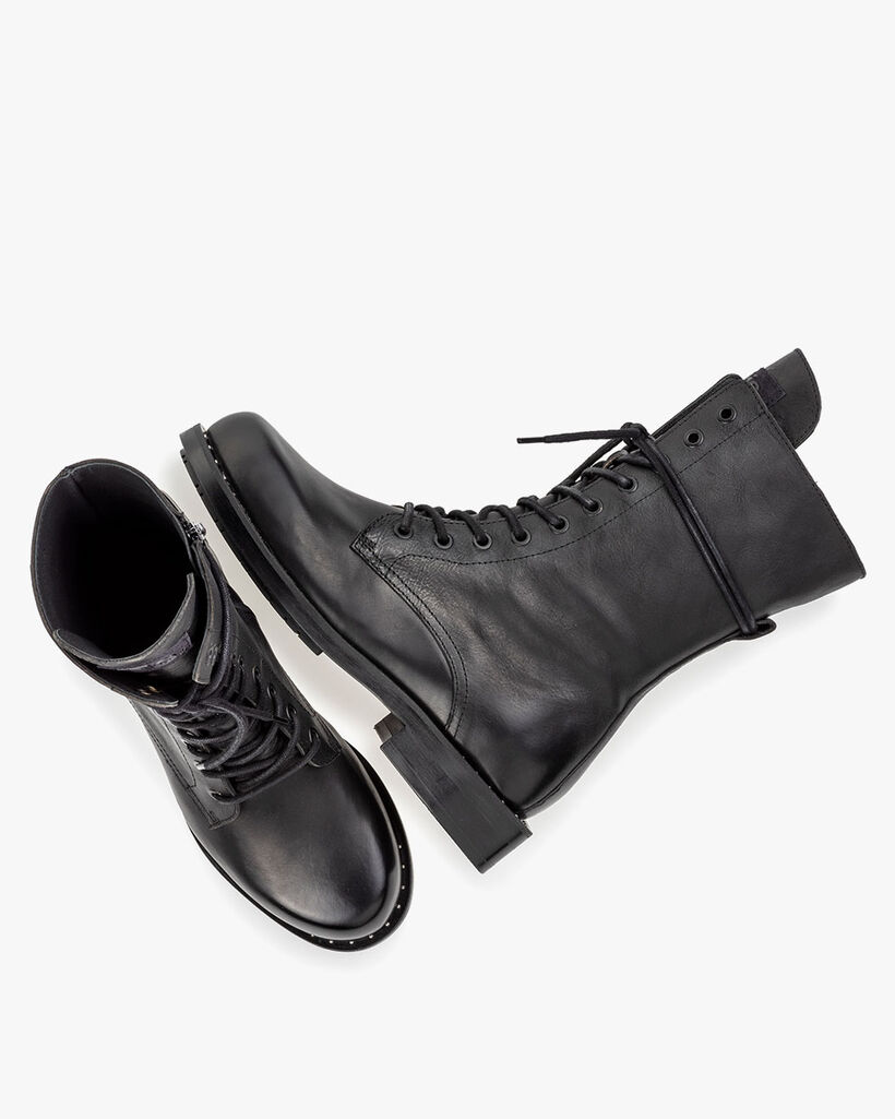 Lace boot calf leather black