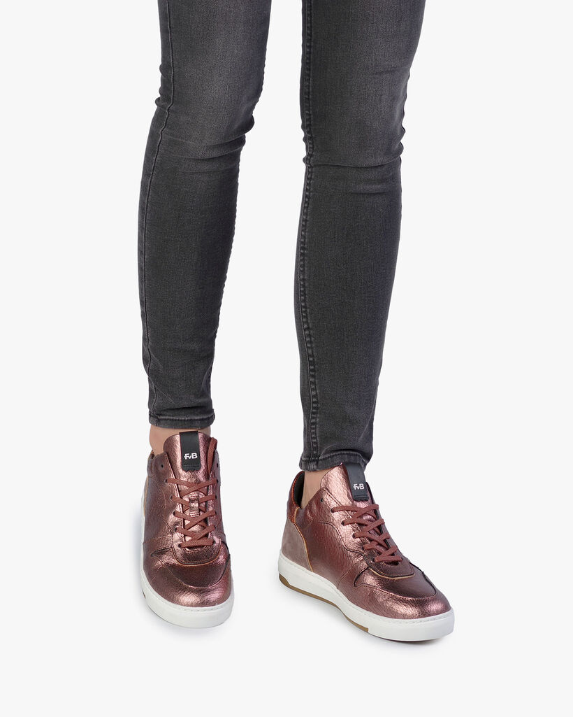 Sneaker craquel&eacute; leather pink