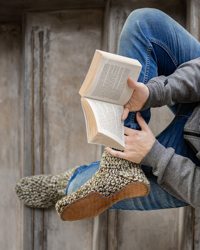 Kingdom of Wow home slippers light brown