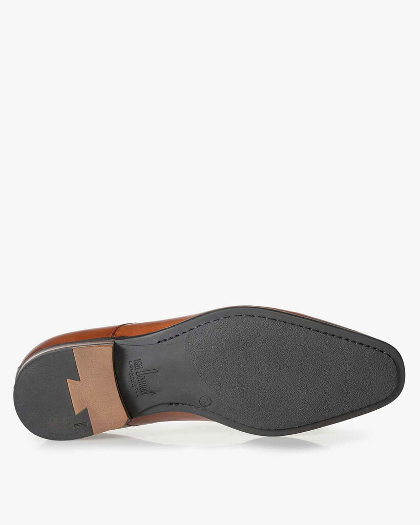Cognac-coloured lace shoe