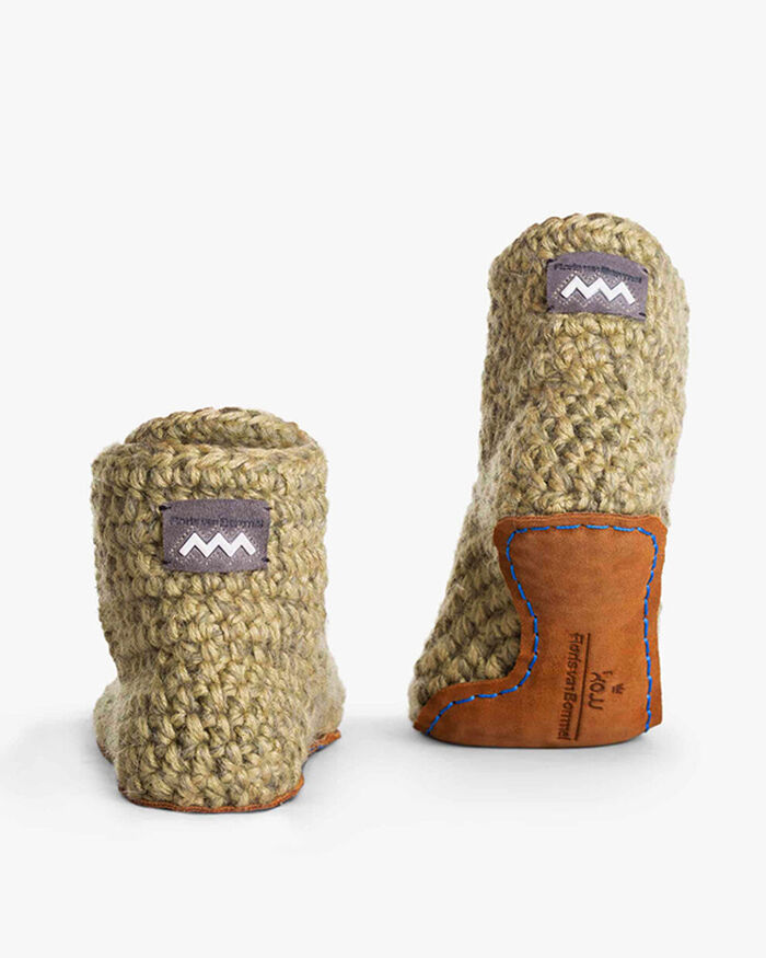 Kingdom of Wow home slippers green