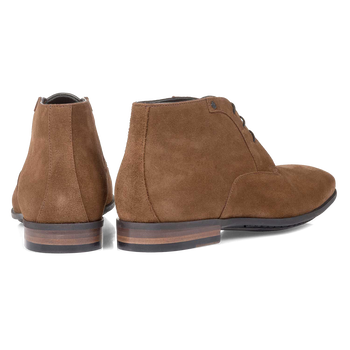 Mid-brown suede leather lace shoe