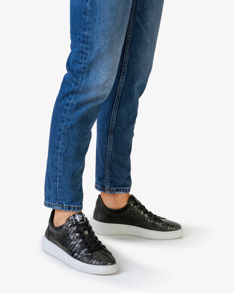 Sneaker reptile print black