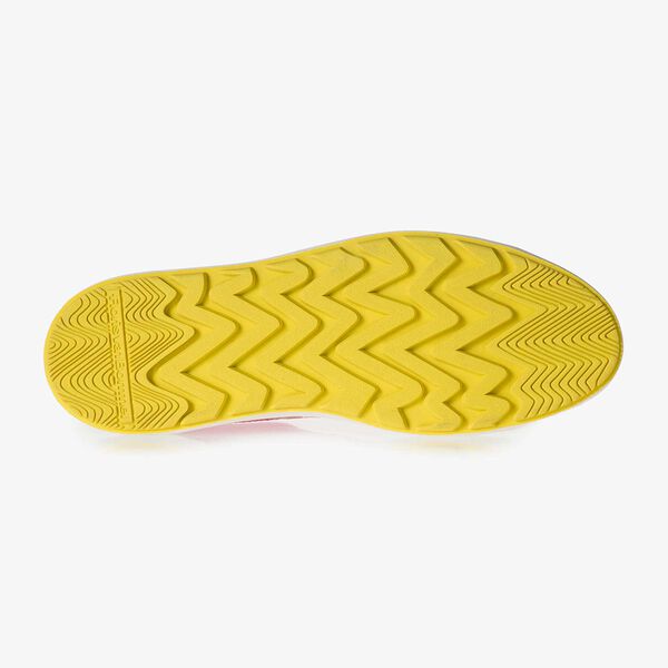 Velcro sneaker