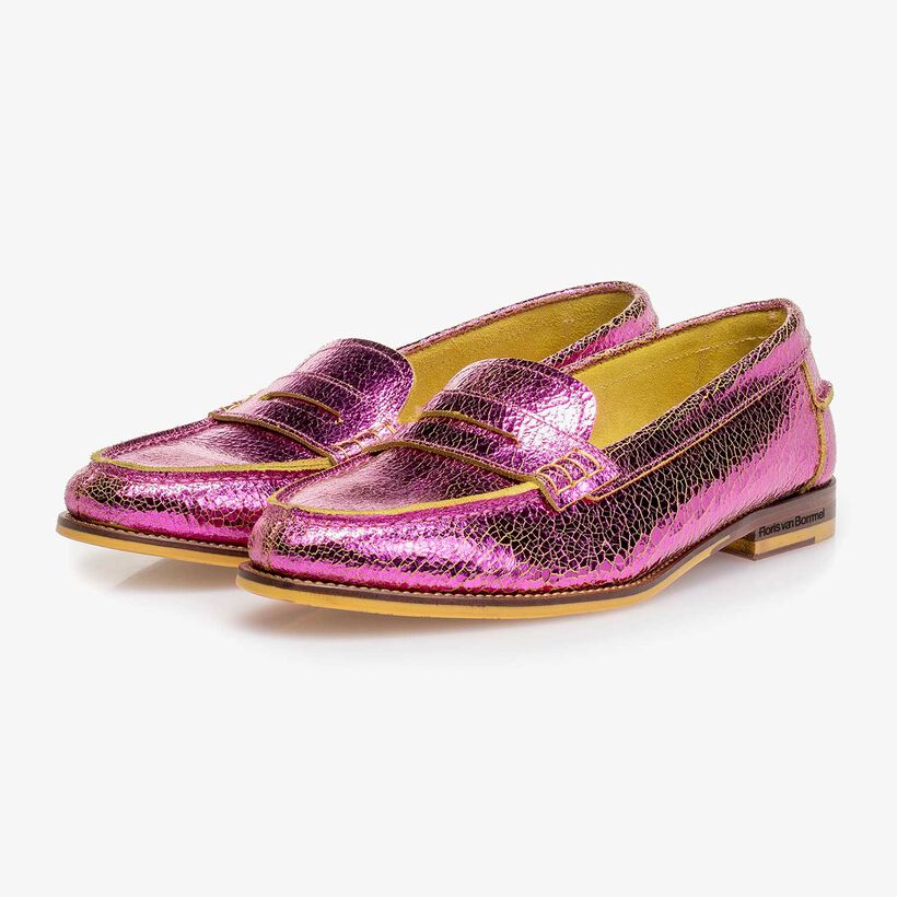 Pink metallic leather loafer with craquelé effect