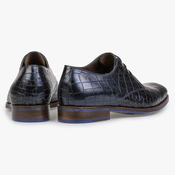 Blue calf’s leather lace shoe with croco print