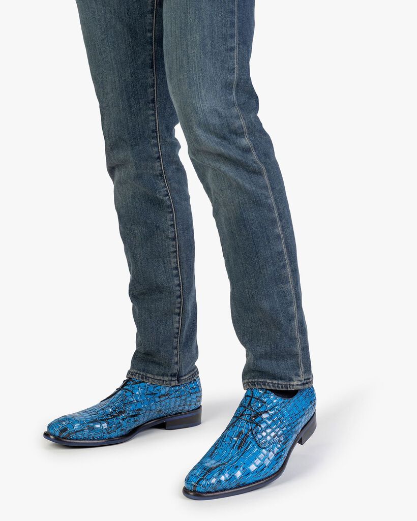 Lace shoe patent leather blue