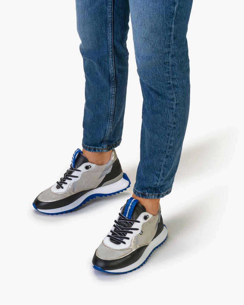 Sneaker calf leather black