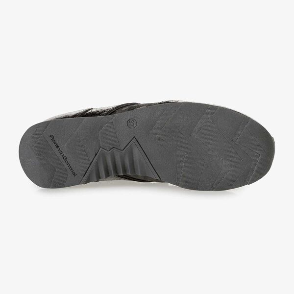 Dark grey leather sneaker with metallic print