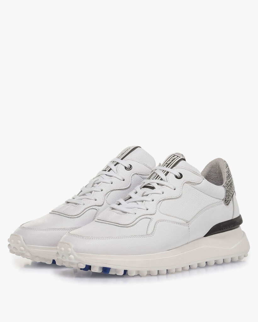 White calf leather sneaker with fine structure